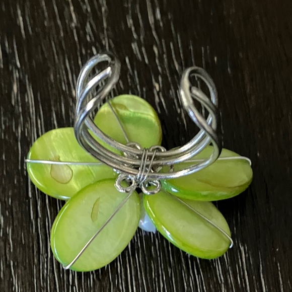 Flower Ring - Picture 3 of 4